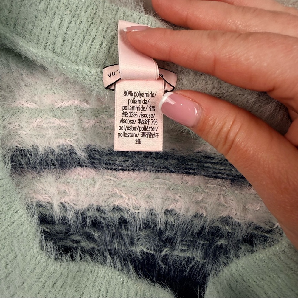 Victoria’s Secret Fuzzy Heart Fair Isle Sweater Mint Small Cozy Soft - Picture 8 of 8